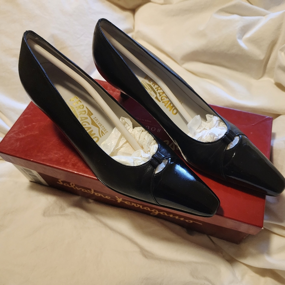 Salvatore FERRAGAMO Black Heels 7AAA
